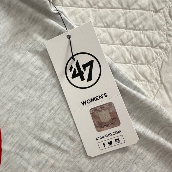 NWT Tom Brady Patriots Hall of Fame Induction Women's T-Shirt '47 Brand - Picture 4 of 10